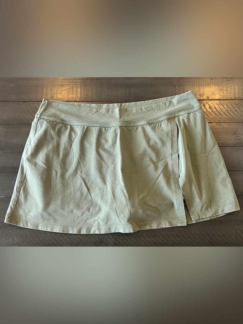 Women’s American Eagle Olive Green Skort